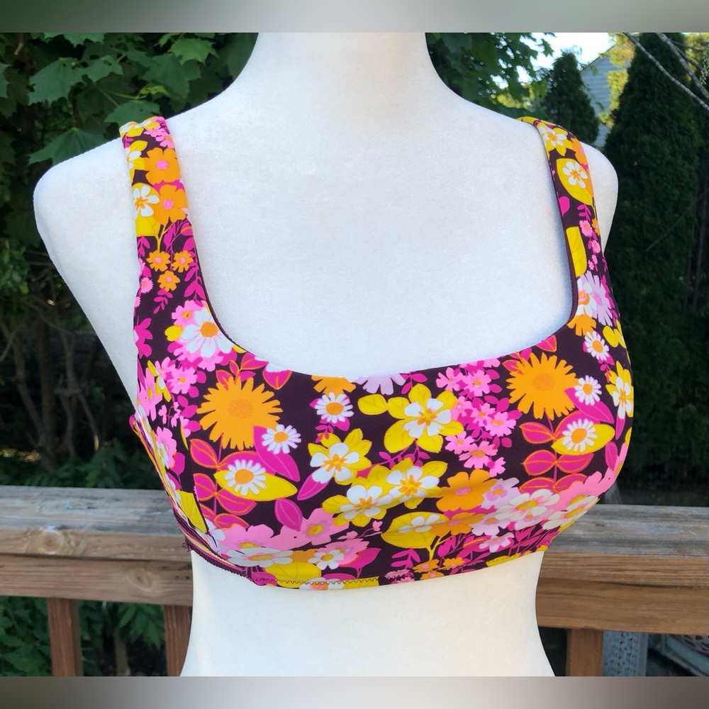 Arie Bikini top size small brown floral small pull over nwt